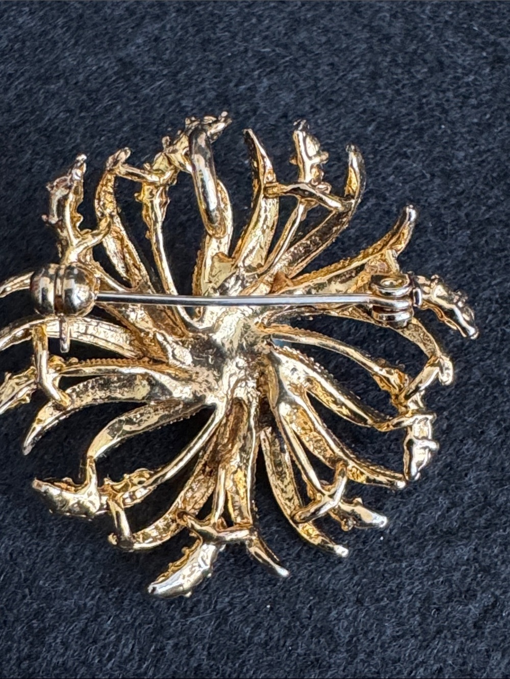 VTG Gold-tone Starburst Flower Pin Pendant - Picture 4 of 6